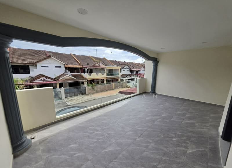 Rumah Teres 2 Tingkat untuk Dijual di Taman Bukit Mewah (Tampoi) - Eddy Chan - Balcony - PropertyGuru.com.my