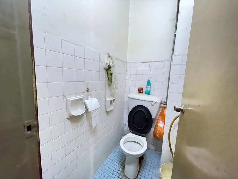 Rumah Teres 2 Tingkat untuk Dijual di Taman Bidara (Selayang) - Marcus Lee - Bathroom - PropertyGuru.com.my