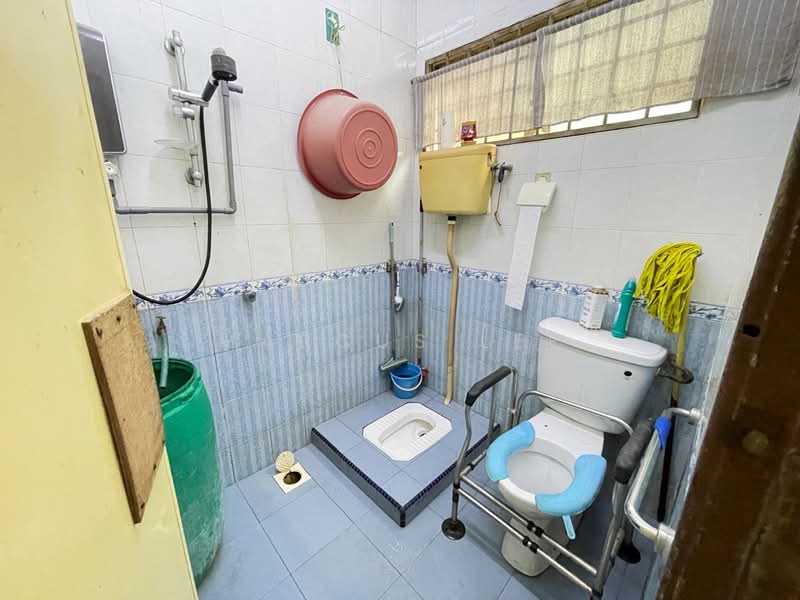 Rumah Teres 2 Tingkat untuk Dijual di Taman Bidara (Selayang) - Marcus Lee - Bathroom - PropertyGuru.com.my