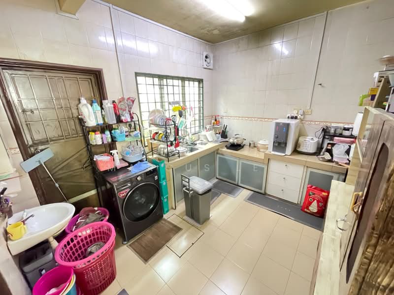 Rumah Teres 2 Tingkat untuk Dijual di Taman Bidara (Selayang) - Marcus Lee - Kitchen - PropertyGuru.com.my