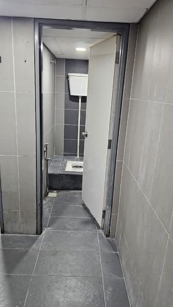 Shop / Office for Rent in Kampung Sungai Kayu Ara (Petaling Jaya) - Joey Wong - Bathroom - PropertyGuru.com.my