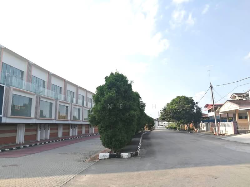 Rumah Berkembar untuk Dijual di Taman Bahagia (Yong Peng) - Celine Chai - Exterior - PropertyGuru.com.my