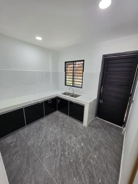 Terraced House for Sale in Taman Rinting (Masai) - Eddy Chan - Kitchen - PropertyGuru.com.my