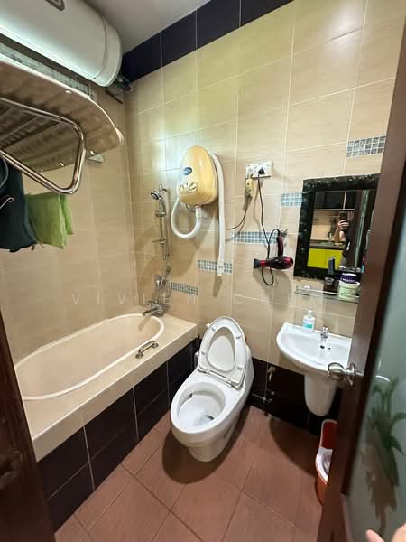3-storey Terraced House for Sale in Jelutong (Penang) - Vivien Chew - Bathroom - PropertyGuru.com.my