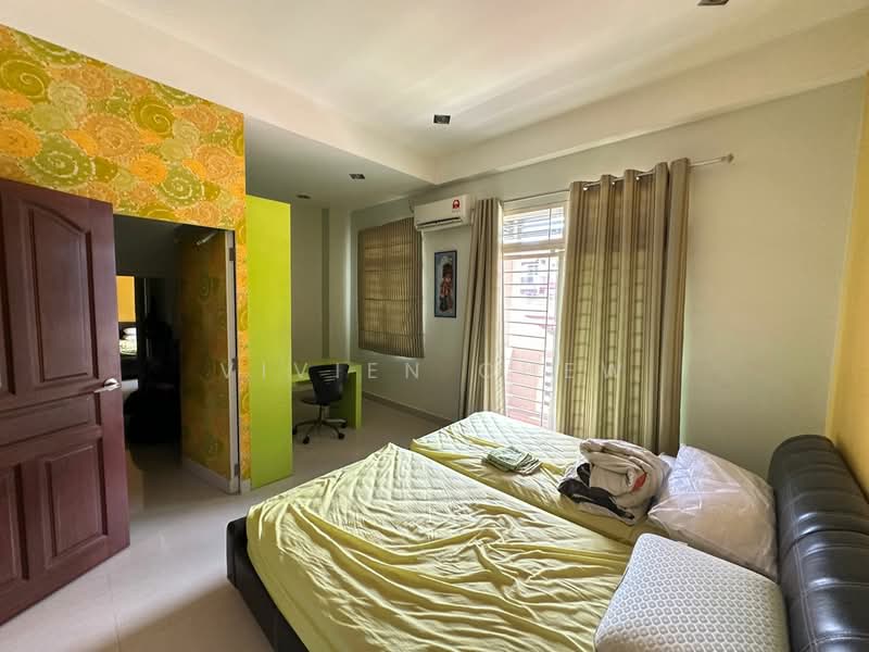 3-storey Terraced House for Sale in Jelutong (Penang) - Vivien Chew - Bedroom - PropertyGuru.com.my
