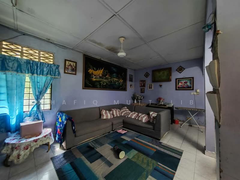 Tanah Kediaman untuk Dijual di Kampung Kemensah (Ulu Kelang) - Shafiq Muttalib - Living Room - PropertyGuru.com.my