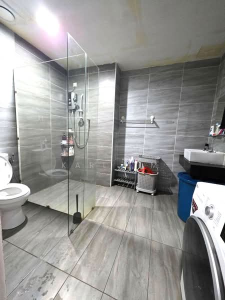 Servis Apartment untuk Dijual di KSL Residence @ Daya - Karl Lim - Bathroom - PropertyGuru.com.my