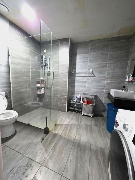 Servis Apartment untuk Dijual di KSL Residence @ Daya - Karl Lim - Bathroom - PropertyGuru.com.my