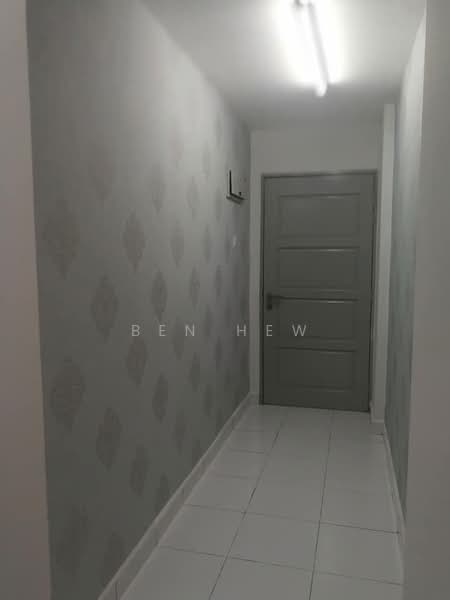 Apartment for Sale at Bayu Tiara - Ben Hew - Corridor - PropertyGuru.com.my