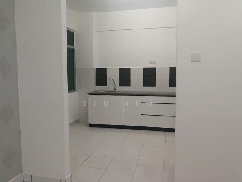Apartment for Sale at Bayu Tiara - Ben Hew - Kitchen - PropertyGuru.com.my