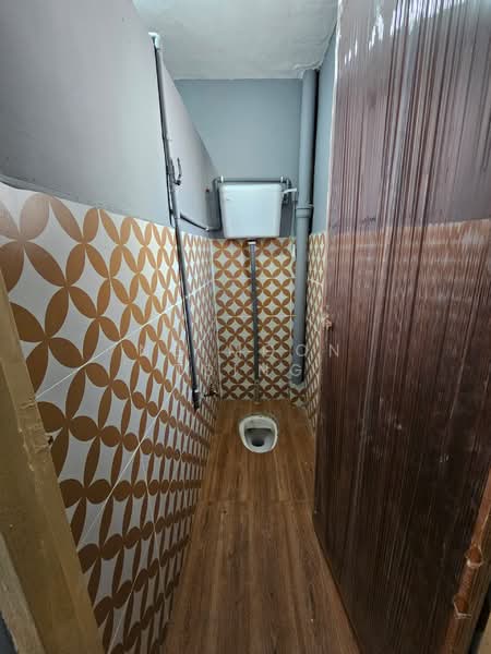 Shop for Rent in Kepong Baru (Kepong) - Ng Moon Tsing - Bathroom - PropertyGuru.com.my