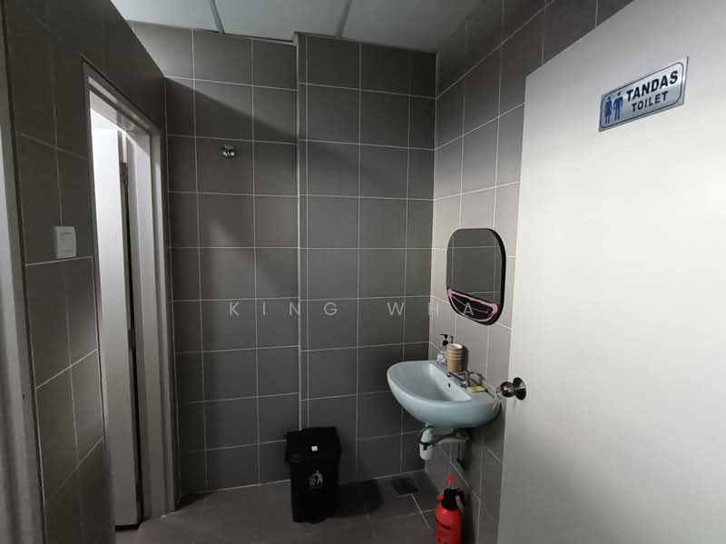 Shop / Office for Sale in Taman Melawati (Ulu Kelang) - King Wha - Bathroom - PropertyGuru.com.my