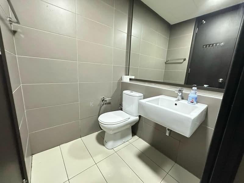 Service Residence for Sale at The Tamarind - KH Lim - Bathroom - PropertyGuru.com.my