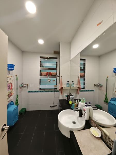 Rumah Kluster untuk Dijual di Bandar Putra (Kulai) - Max Keng - Bathroom - PropertyGuru.com.my