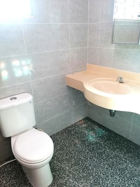 Rumah Teres untuk Dijual di Bukit Rahman Putra (Sungai Buloh) - Eunice Lai - Bathroom - PropertyGuru.com.my