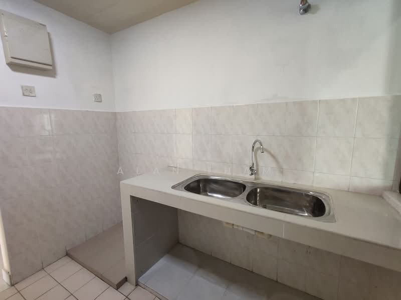 Apartment for Sale at Danga View Apartment - Alan Tham - Kitchen - PropertyGuru.com.my