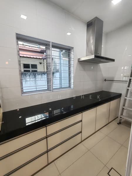 2-storey Terraced House for Sale in Shah Alam (Selangor) - Irish Shek - Kitchen - PropertyGuru.com.my