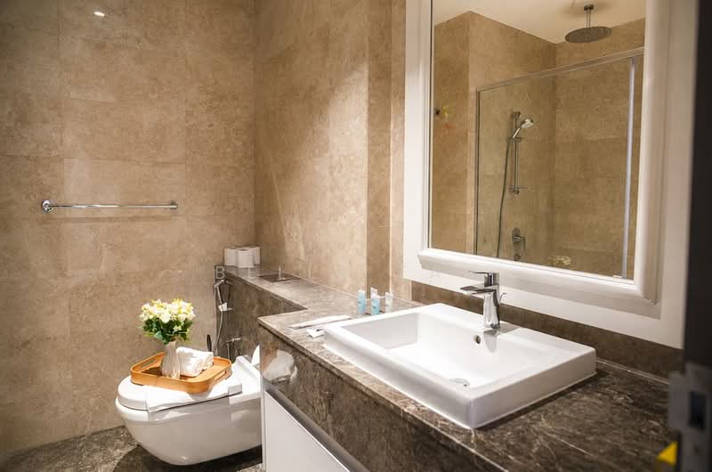 Pangsapuri untuk Dijual di Sky Curve - Bella Tan - Bathroom - PropertyGuru.com.my