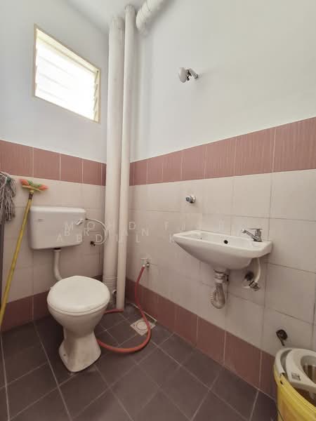 Apartment for Sale at Mentari Court - Bryan Yeoh - Bathroom - PropertyGuru.com.my