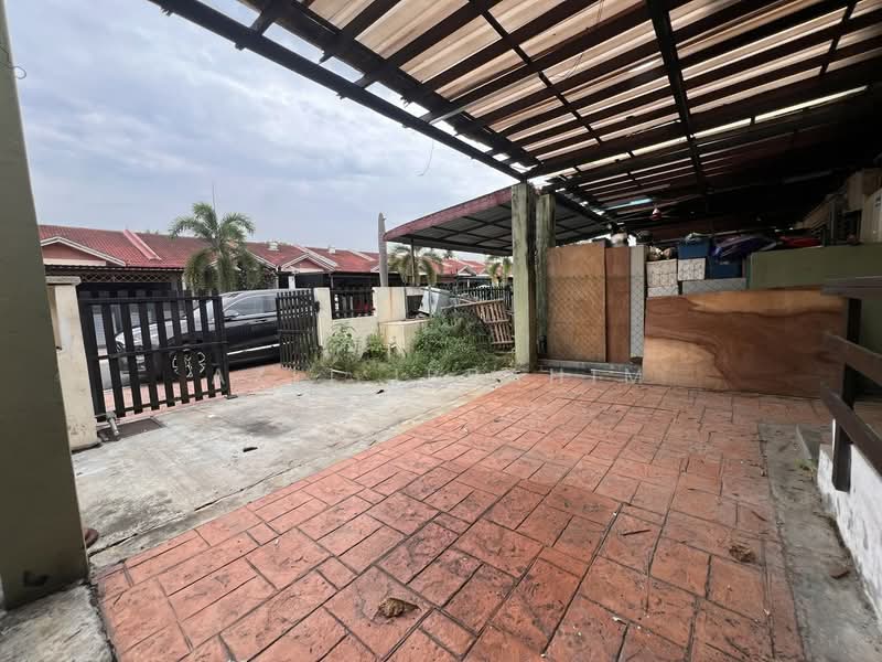 1-storey Terraced House for Sale in Klang (Selangor) - Azli Ibrahim - Exterior - PropertyGuru.com.my