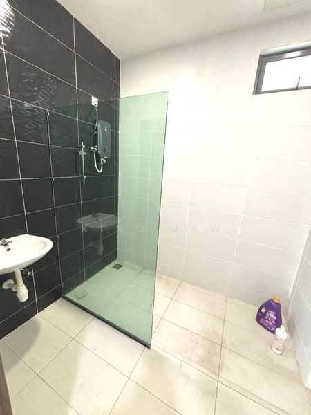 Cluster House for Sale in Taman Bukit Skudai (Skudai) - Kino Jaw - Bathroom - PropertyGuru.com.my