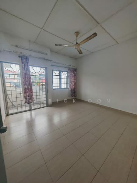 2-storey Terraced House for Sale in Taman Kosas (Ampang) - Patrick Oon - Living Room - PropertyGuru.com.my