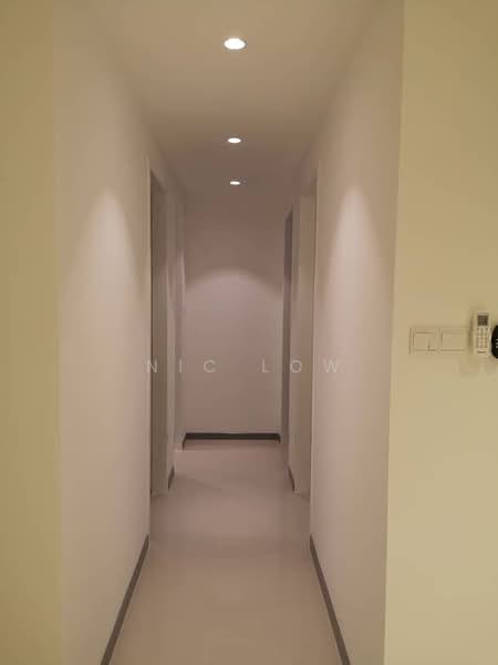 Servis Apartment untuk Disewa di United Point (Residensi Berpadu) - Nic Low - Corridor - PropertyGuru.com.my