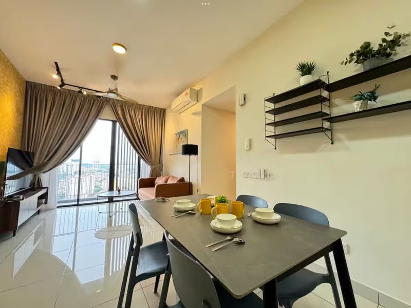 Pangsapuri untuk Dijual di Sky Curve - Bella Tan - Living Room - PropertyGuru.com.my
