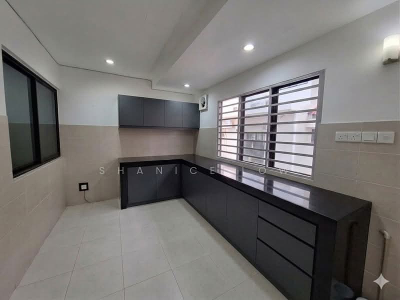 2.5-storey Terraced House for Sale in Bandar Puteri Puchong (Puchong) - Shanice Low - Kitchen - PropertyGuru.com.my