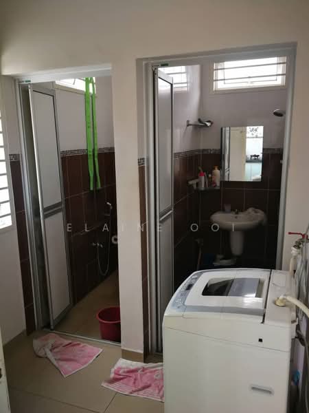 Bungalow for Sale in Jelutong (Penang) - Elaine Ooi - Bathroom - PropertyGuru.com.my