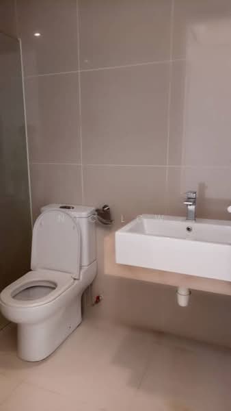 Servis Apartment untuk Dijual di Suria @ North Kiara - Nic Low - Bathroom - PropertyGuru.com.my
