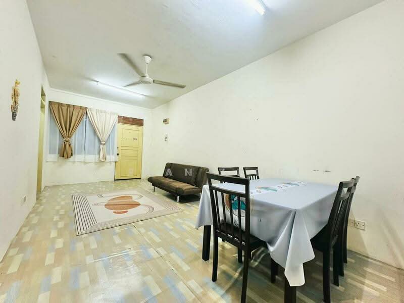 Apartment for Sale at Mentari Court - Bryan Yeoh - Living Room - PropertyGuru.com.my