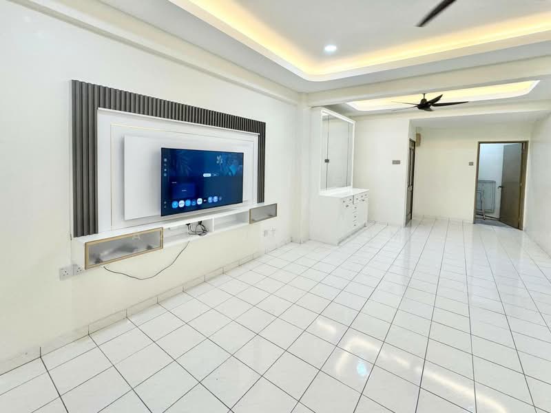Condominium for Sale at Tiara Kelana - Azli Ibrahim - Living Room - PropertyGuru.com.my