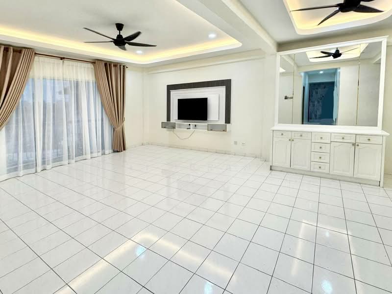 Condominium for Sale at Tiara Kelana - Azli Ibrahim - Living Room - PropertyGuru.com.my