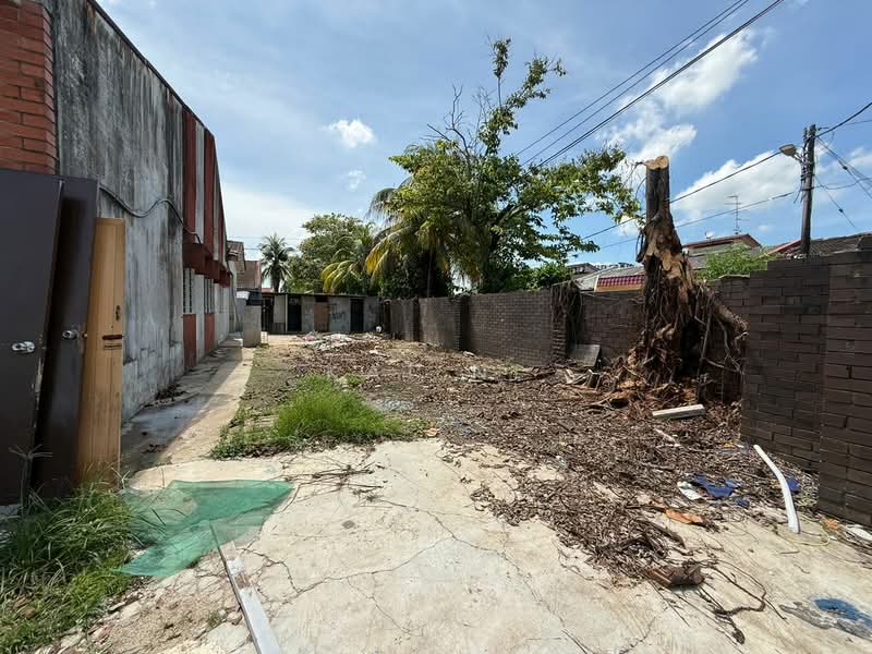 1-storey Terraced House for Sale in Permas Jaya (Johor Bahru) - Kai Ni - Exterior - PropertyGuru.com.my