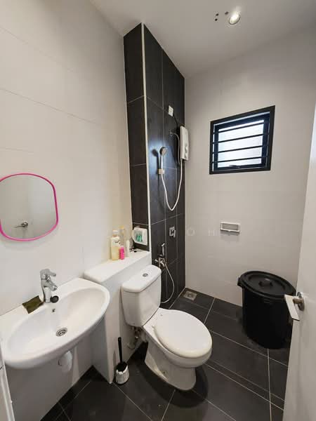Cluster House for Sale in Iskandar Puteri (Nusajaya) (Johor) - Max Loh - Bathroom - PropertyGuru.com.my
