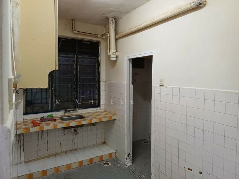 Flat for Sale at Taman Minang - Michelle Tan - Kitchen - PropertyGuru.com.my