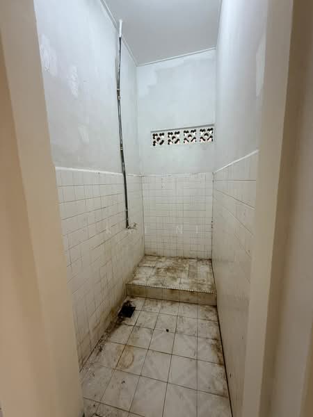 1-storey Terraced House for Sale in Permas Jaya (Johor) - Kai Ni - Bathroom - PropertyGuru.com.my