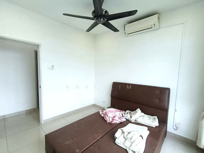 Pangsapuri untuk Dijual di D'Rich Executive Suites - Karl Lim - Bedroom - PropertyGuru.com.my
