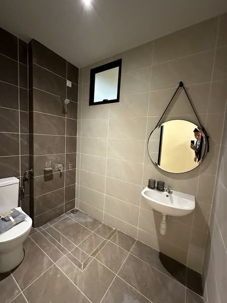 Pangsapuri untuk Dijual di Pinegate Residency Project~Kimlun Land - Bella Tan - Bathroom - PropertyGuru.com.my