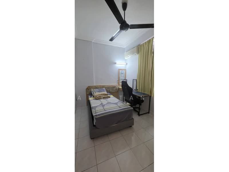 Pangsapuri untuk Dijual di Desa Permai Indah Apartment - Amy Tan - Bedroom - PropertyGuru.com.my