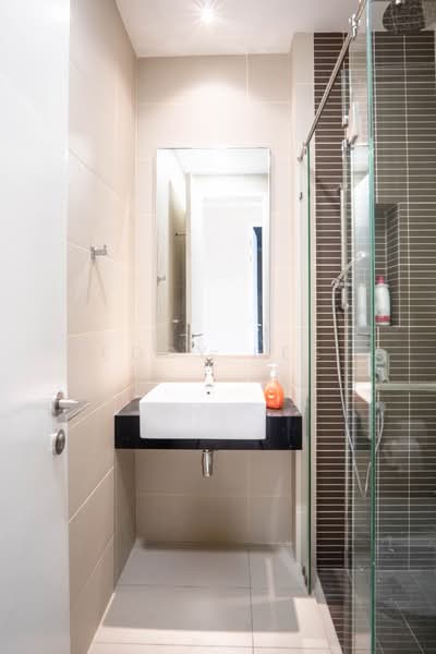 Servis Apartment untuk Disewa di The Sentral Suites - Eddy Lee - Bathroom - PropertyGuru.com.my