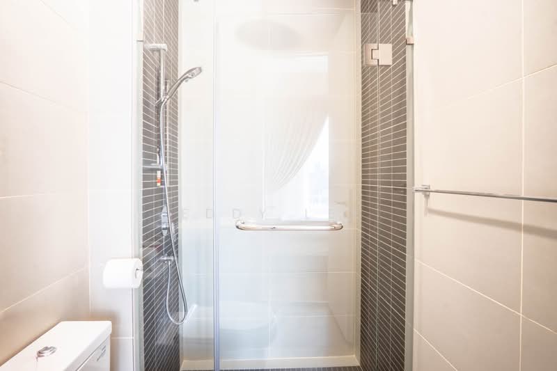 Servis Apartment untuk Disewa di The Sentral Suites - Eddy Lee - Bathroom - PropertyGuru.com.my