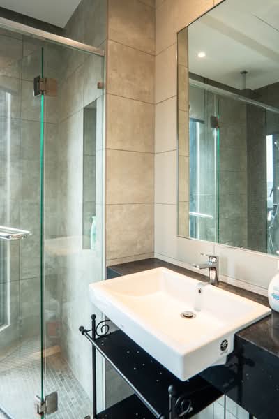Servis Apartment untuk Disewa di The Sentral Suites - Eddy Lee - Bathroom - PropertyGuru.com.my