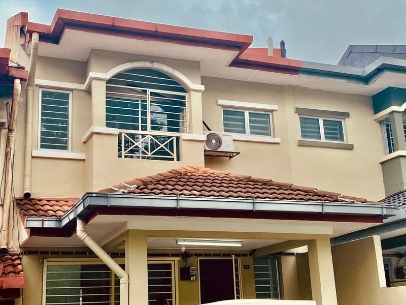 2-storey Terraced House for Sale in Taman Lestari Putra (Seri Kembangan) - Azli Ibrahim - Exterior - PropertyGuru.com.my