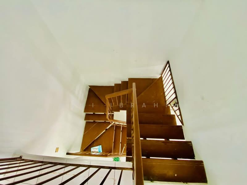 2-storey Terraced House for Sale in Taman Lestari Putra (Seri Kembangan) - Azli Ibrahim - Interior - PropertyGuru.com.my