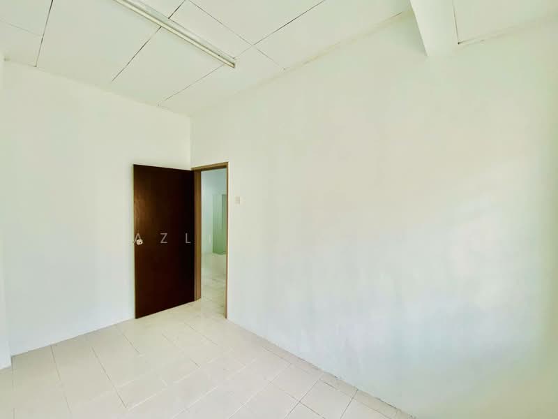 2-storey Terraced House for Sale in Taman Lestari Putra (Seri Kembangan) - Azli Ibrahim - Interior - PropertyGuru.com.my