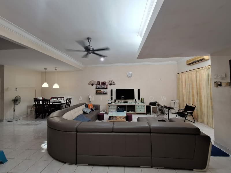 2-storey Terraced House for Sale in Bandar Puteri Puchong (Puchong) - Shanice Low - Living Room - PropertyGuru.com.my