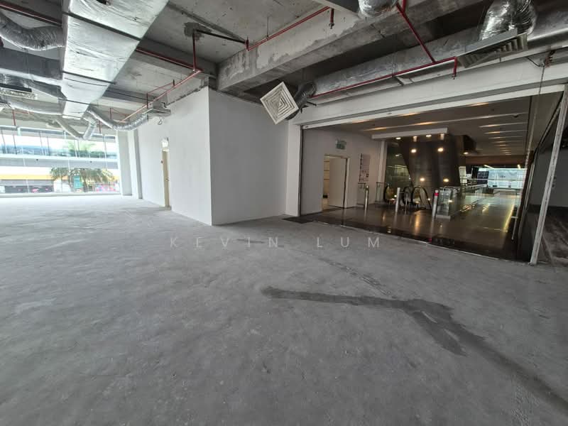 Pejabat Runcit untuk Disewa di Mutiara Damansara (Selangor) - Kevin Lum - Entrance - PropertyGuru.com.my