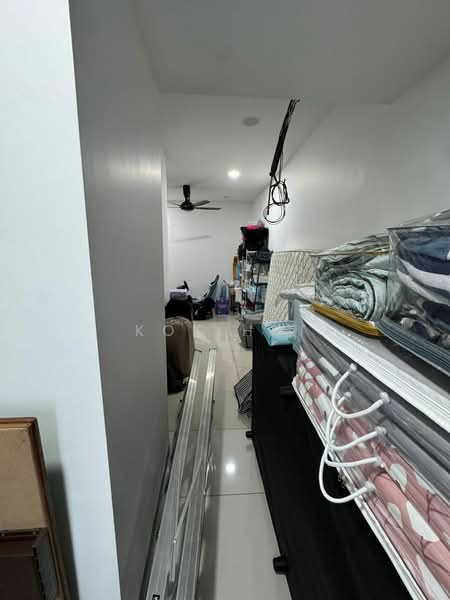 2-storey Terraced House for Sale in Taman Mount Austin (Tebrau) - Kok Hui - Corridor - PropertyGuru.com.my